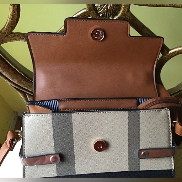 Deluxity shoulder Bag - Picture 7 of 11